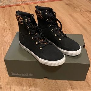 Women’s Timberland Skyla Bay Black Leather Boot Size 8.5M